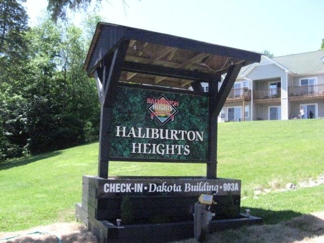 Getaways At Haliburton Heights Aparthotel Dysart et Al Ngoại thất bức ảnh